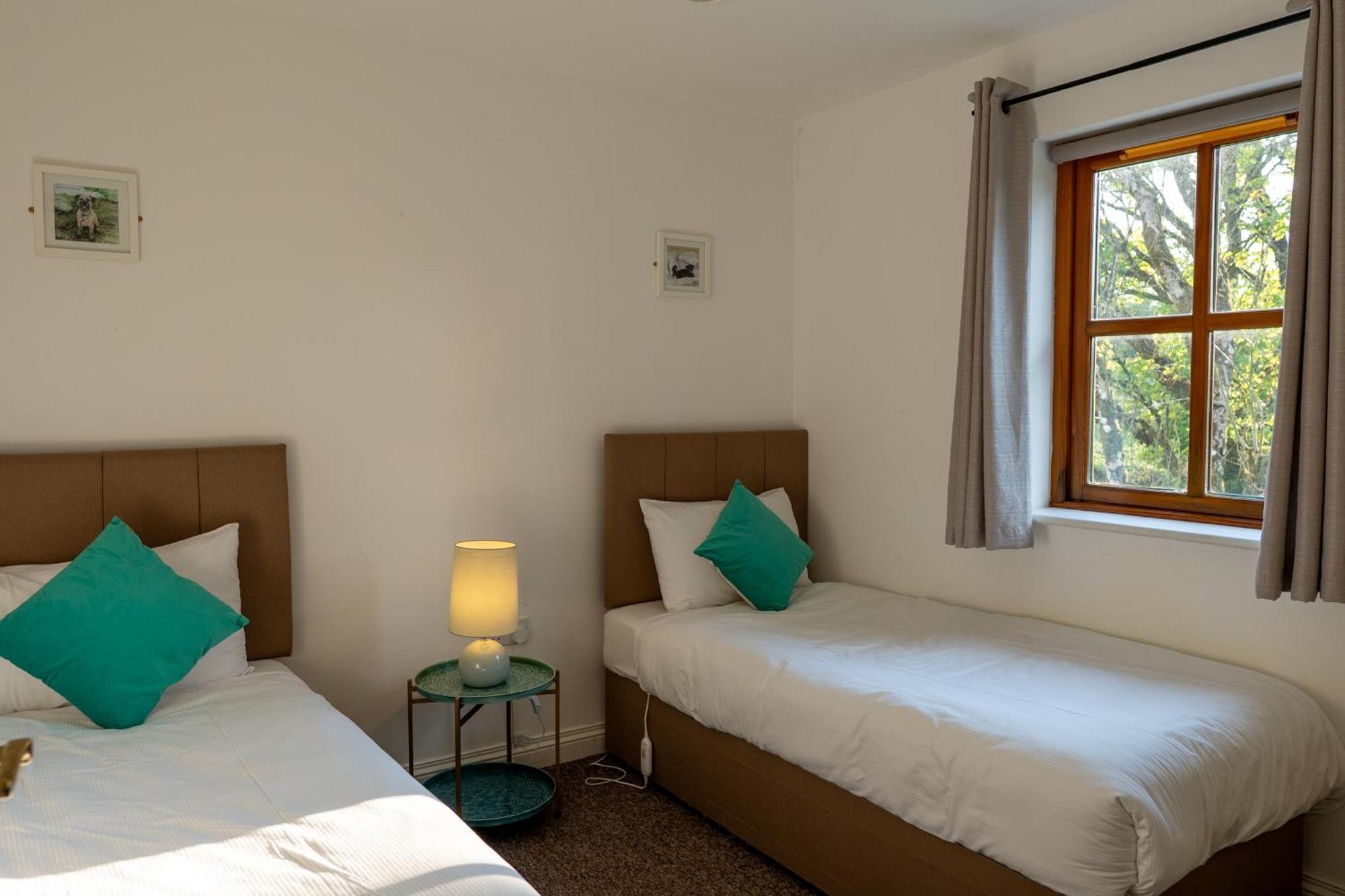 Burren Court Lodge Балливон Экстерьер фото