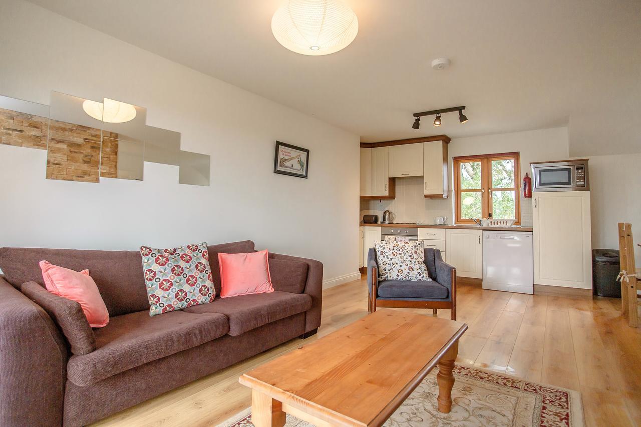 Burren Court Lodge Балливон Экстерьер фото